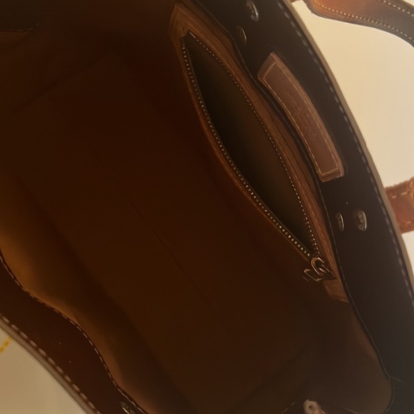 Louis Vutton LV Logo Patent Vernis Mini tote 10βx 7βx4β - Picture 9 of 15